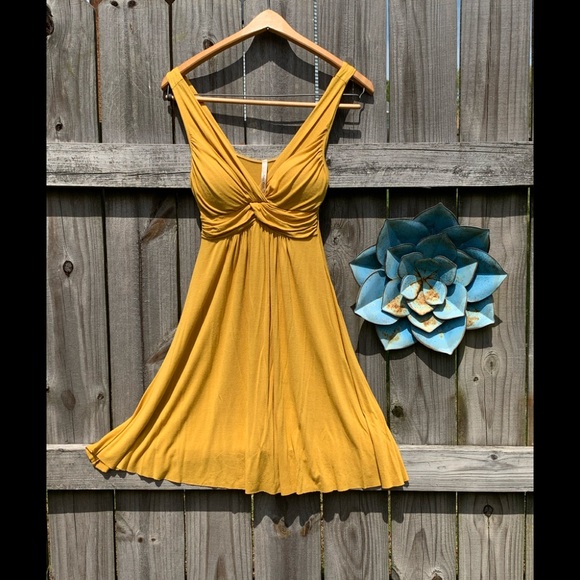 Dolce Carola dress with built in bra. - Picture 2 of 4